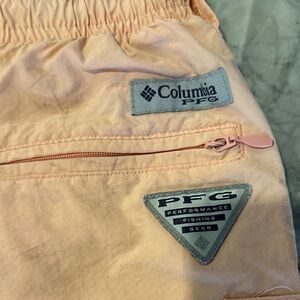 Columbia PFG Salmon Shorts size medium